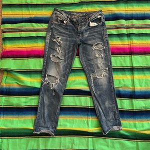 American Eagle Tomgirl distressed jeans